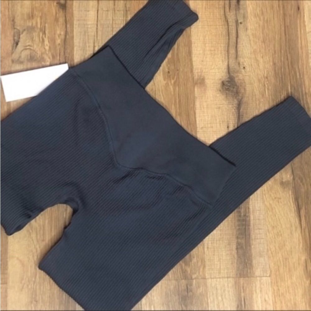 NWT spritual gangster meta ribbed leggings m/l‎